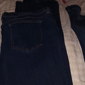 Very little wear around bottom size 20 sweetheart